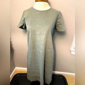 Theory size 2 lightweight short sleeve dress